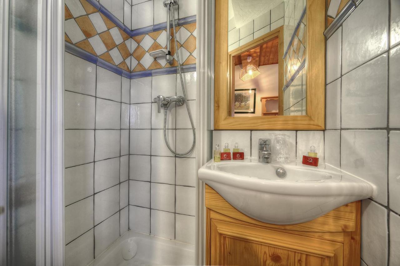 Chalet-Hotel De L'Etape 莱孔塔米讷蒙茹瓦 外观 照片